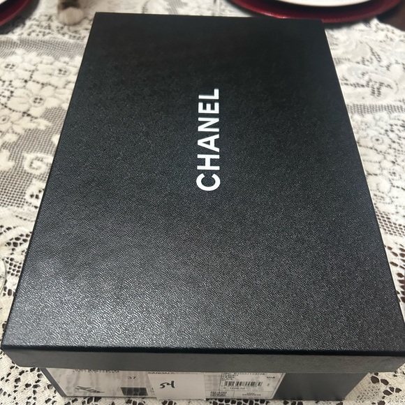 CHANEL Black Suede and Patent Sandals - Picture 9 of 14